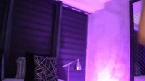 IvyRowa online show from September 28, 2025, 6:02 pm