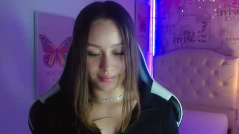 Snapshot of ivyy_crystal chatting on February 28, 2025, 12:10 am Ivy online show from February 28, 2025, 12:10 am