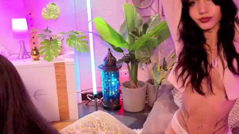 Snapshot of ivyy_pierce chatting on September 14, 2025, 5:39 am Ivy Pierce online show from September 14, 2025, 5:39 am