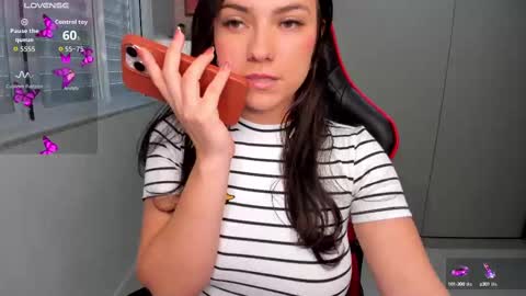 Snapshot of ivyy_scott chatting on September 18, 2025, 1:57 pm Ivvy online show from September 18, 2025, 1:57 pm