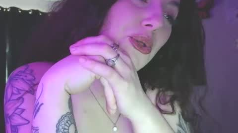 Snapshot of ivyy_sinss chatting on February 28, 2026, 5:47 pm Amiee online show from February 28, 2026, 5:47 pm