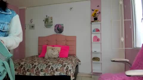Snapshot of ivyyemerald_ chatting on May 30, 2026, 12:24 pm IVY online show from May 30, 2026, 12:24 pm