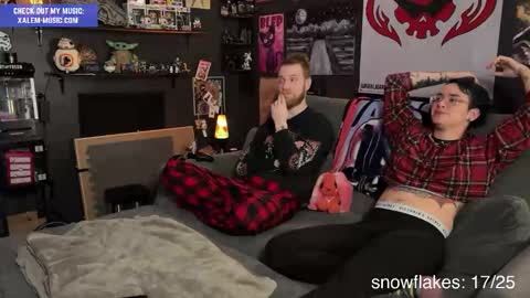 Snapshot of iwillbeyourmuse chatting on January 5, 2025, 1:35 am Muse hethey online show from January 5, 2025, 1:35 am