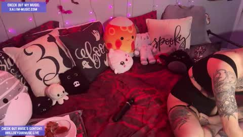 Snapshot of iwillbeyourmuse chatting on October 4, 2025, 12:08 am Muse hethey online show from October 4, 2025, 12:08 am