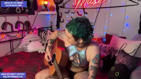 Snapshot of iwillbeyourmuse chatting on October 7, 2025, 11:57 pm Muse hethey online show from October 7, 2025, 11:57 pm