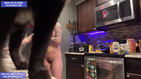 Snapshot of iwillbeyourmuse chatting on November 29, 2025, 10:57 pm Muse hethey online show from November 29, 2025, 10:57 pm