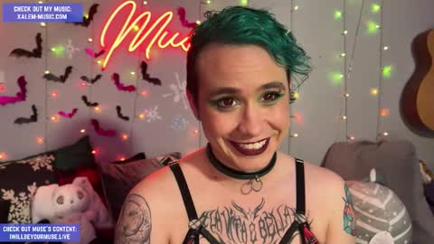 Snapshot of iwillbeyourmuse chatting on December 5, 2025, 12:30 am Muse hethey online show from December 5, 2025, 12:30 am