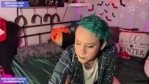 Snapshot of iwillbeyourmuse chatting on December 20, 2025, 12:07 am Muse hethey online show from December 20, 2025, 12:07 am