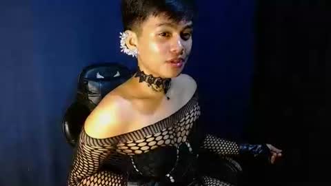 iya143 online show from November 21, 2025, 5:11 pm