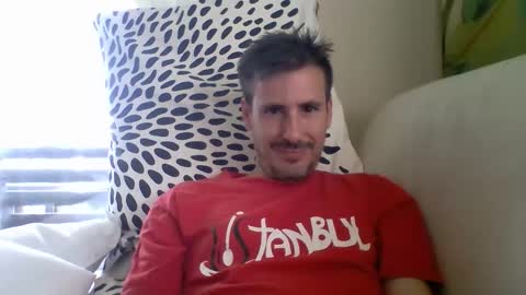 Snapshot of iyoperro chatting on September 18, 2025, 10:06 am Casandro online show from September 18, 2025, 10:06 am