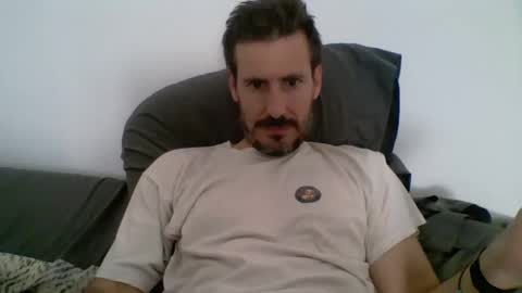 Snapshot of iyoperro chatting on October 8, 2025, 9:29 am Casandro online show from October 8, 2025, 9:29 am