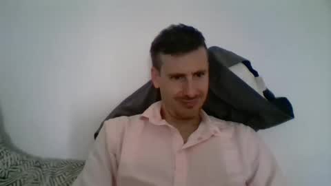 Snapshot of iyoperro chatting on October 17, 2025, 12:08 pm Casandro online show from October 17, 2025, 12:08 pm