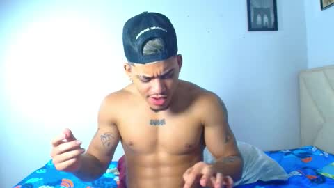 izaack online show from December 4, 2025, 10:51 pm