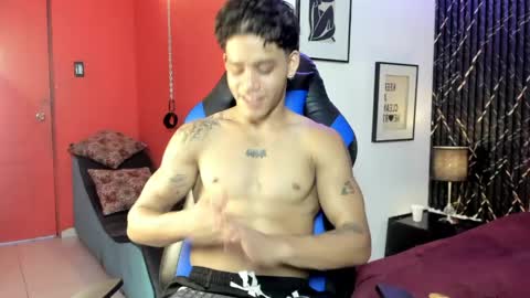 Snapshot of izaak_taylor7 chatting on April 24, 2026, 12:40 pm izaack online show from April 24, 2026, 12:40 pm