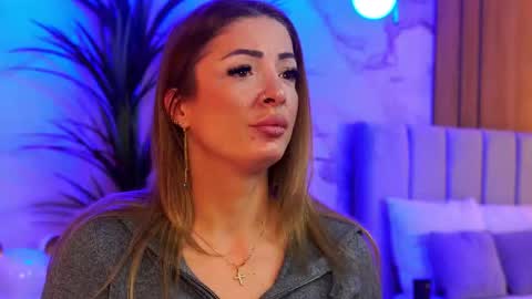 izabelle_02 online show from December 23, 2025, 6:33 am