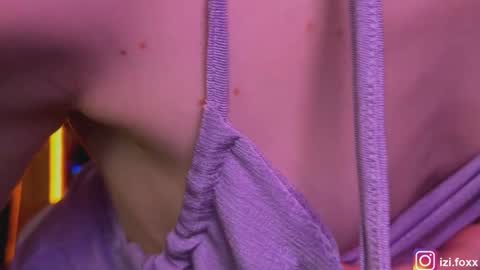 izi online show from November 22, 2025, 4:17 pm