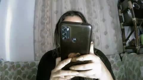 izzy_32 online show from May 7, 2026, 10:09 am