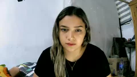 izzy_32 online show from May 22, 2026, 7:30 pm