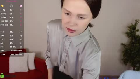 Snapshot of izzy_cam chatting on April 3, 2026, 5:05 am Queen of nylon Victoria online show from April 3, 2026, 5:05 am