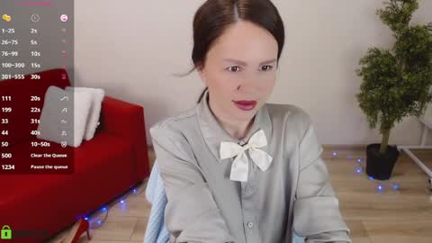 Snapshot of izzy_cam chatting on April 9, 2026, 5:18 am Queen of nylon Victoria online show from April 9, 2026, 5:18 am