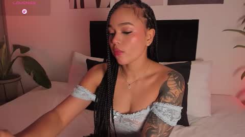 Snapshot of izzy_vega chatting on February 6, 2026, 12:15 am Izzy vega online show from February 6, 2026, 12:15 am