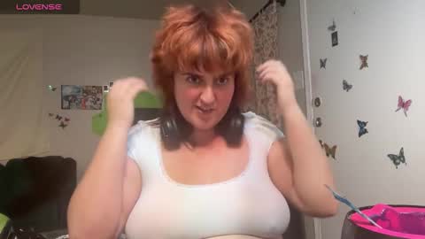 izzyishottttt online show from October 20, 2025, 8:26 am