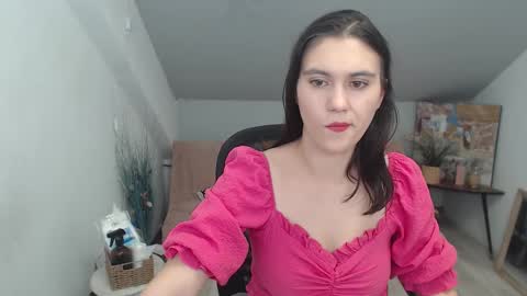 Izzy online show from December 3, 2025, 7:01 pm