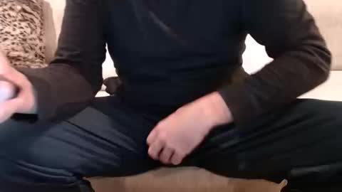 Snapshot of j335129 chatting on December 17, 2025, 2:01 pm James online show from December 17, 2025, 2:01 pm