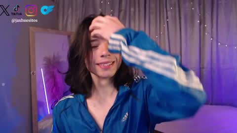 Snapshot of j_a_x_x_x_o_n chatting on April 9, 2026, 12:10 pm Hey im Jaxxxon check my info online show from April 9, 2026, 12:10 pm