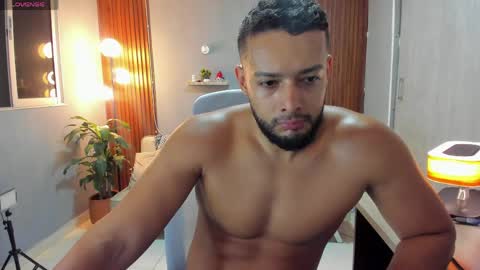 Snapshot of j_calix chatting on May 12, 2026, 12:30 am Calix Independient model Insta and twt Calixsnake online show from May 12, 2026, 12:30 am