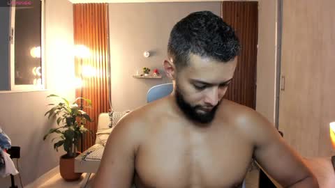 Snapshot of j_calix chatting on May 31, 2026, 10:33 pm Calix Independient model Insta and twt Calixsnake online show from May 31, 2026, 10:33 pm