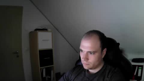 here4y online show from November 29, 2025, 12:19 pm