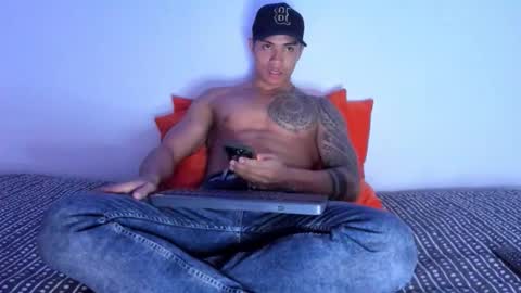 Snapshot of j_musiry chatting on January 18, 2026, 4:16 am i am juan musiry independent model online show from January 18, 2026, 4:16 am