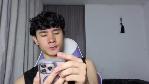 Snapshot of j_u_p_i_t_e_r chatting on October 16, 2025, 3:35 pm Noah online show from October 16, 2025, 3:35 pm