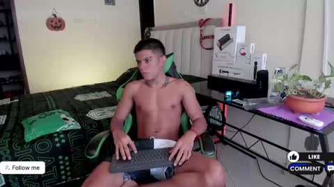Snapshot of jack_castell chatting on October 2, 2025, 12:23 pm JACK CASTELL online show from October 2, 2025, 12:23 pm