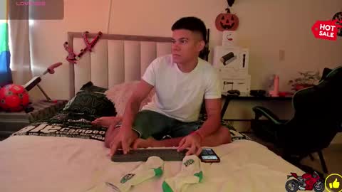 Snapshot of jack_castell chatting on October 14, 2025, 11:00 am JACK CASTELL online show from October 14, 2025, 11:00 am