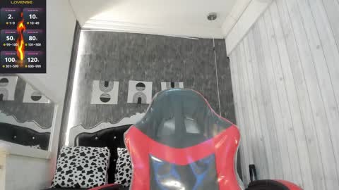 Snapshot of jack_muscles69_ chatting on February 6, 2025, 12:05 pm Jack online show from February 6, 2025, 12:05 pm