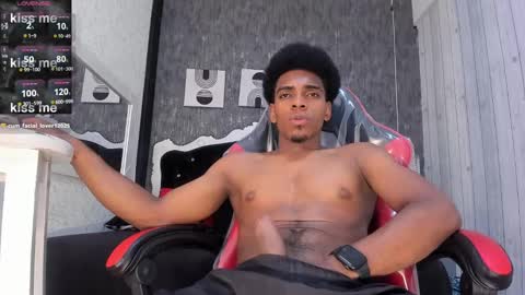Snapshot of jack_muscles69_ chatting on February 17, 2025, 6:26 pm Jack online show from February 17, 2025, 6:26 pm