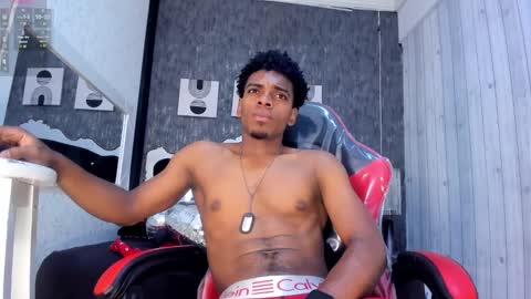 Snapshot of jack_muscles69_ chatting on February 19, 2025, 12:00 pm Jack online show from February 19, 2025, 12:00 pm