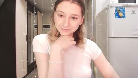 Snapshot of jackp0t__ chatting on December 19, 2025, 11:50 am Win by life online show from December 19, 2025, 11:50 am