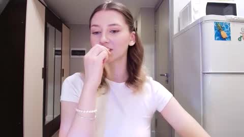 Snapshot of jackp0t__ chatting on March 6, 2026, 10:45 am Win by life online show from March 6, 2026, 10:45 am