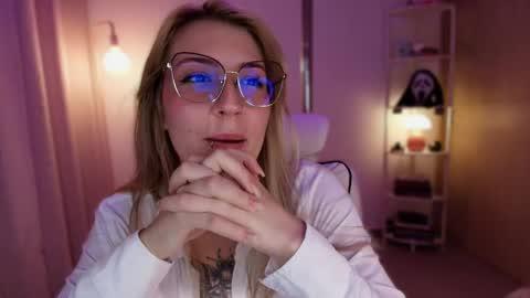 Snapshot of jacky_croft chatting on April 24, 2026, 1:41 am Linda Sofia help me get to 100 thumbs up online show from April 24, 2026, 1:41 am