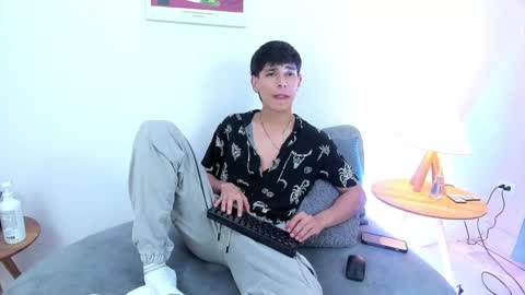 jacob_colliins online show from May 23, 2026, 3:34 am
