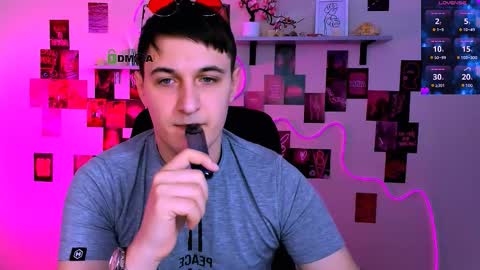 Snapshot of jacob_dark_ chatting on March 5, 2026, 9:49 am Jacob online show from March 5, 2026, 9:49 am