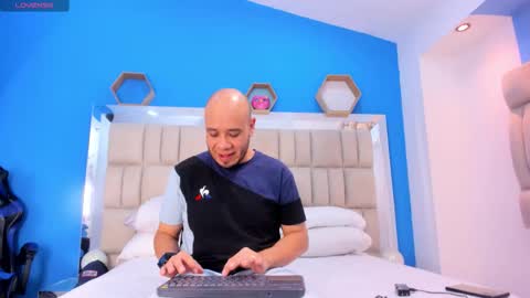 jacob_garcia_ online show from November 20, 2025, 7:24 pm