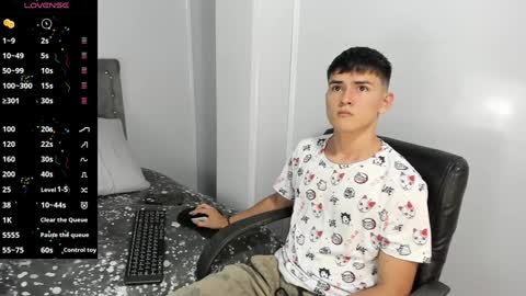 Snapshot of jacobb_lee chatting on December 26, 2024, 9:15 pm Jacob Lee online show from December 26, 2024, 9:15 pm