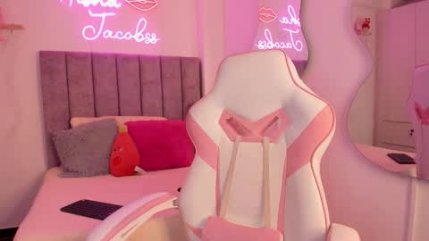 JACOBSS online show from October 15, 2025, 7:58 pm