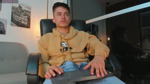 JACOB STONES online show from February 13, 2025, 6:52 am