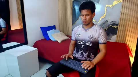 Snapshot of jacobwolf__ chatting on May 31, 2026, 7:37 pm Jacob Wolf online show from May 31, 2026, 7:37 pm
