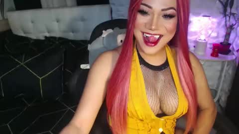 Snapshot of jacque_cole chatting on December 16, 2025, 12:48 am Jacque online show from December 16, 2025, 12:48 am